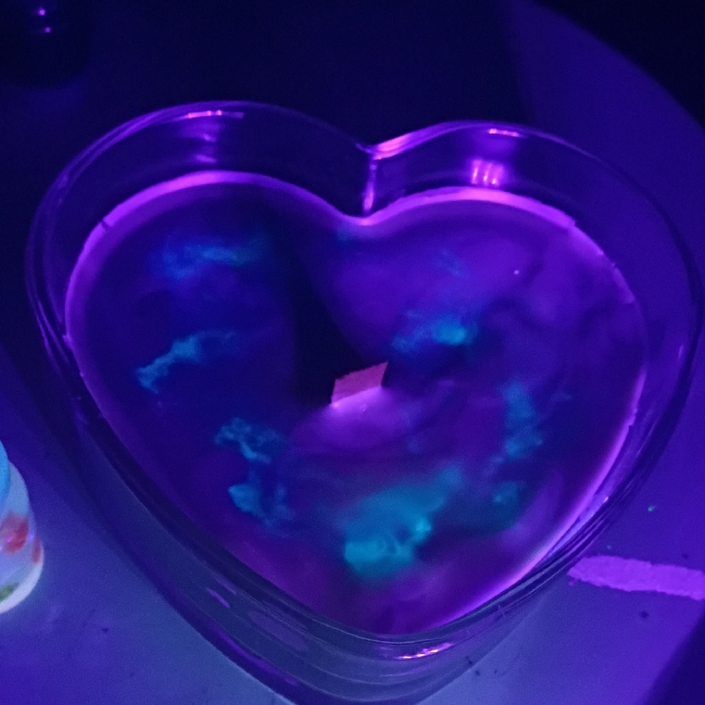 Vibrant Heart-Shaped Decorative Bowl